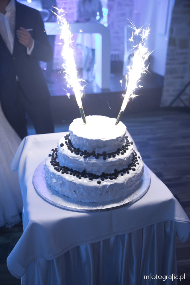 fotografia tortu weselnego